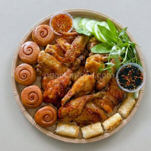 Combo gà nướng trọn vị Ngọc Lan với cơm lam dẻo thơm và bánh bao mềm xốp