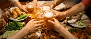 Họp mặt gia đình đông người bên combo Ngọc Lan Food